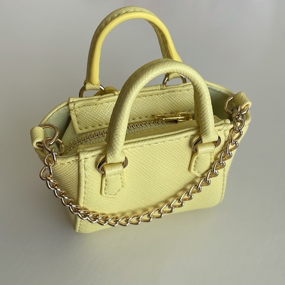 New Hello Kitty Samantha Vega Bag Charm - Picture 8 of 13